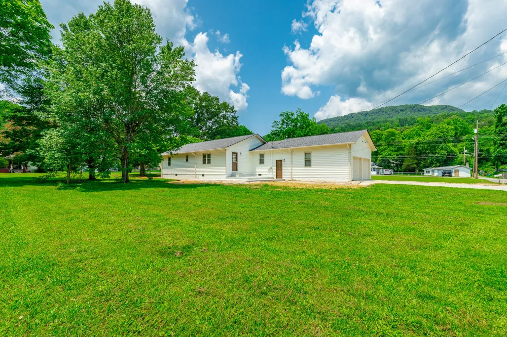 711 2nd Street South Pittsburg, TN 37380