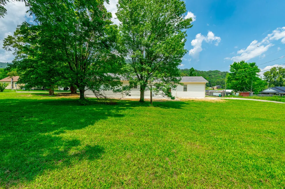 711 2nd Street South Pittsburg, TN 37380