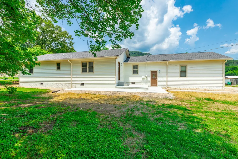 711 2nd Street South Pittsburg, TN 37380