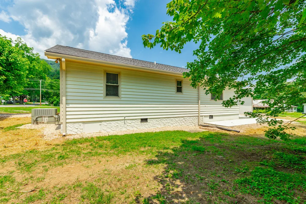 711 2nd Street South Pittsburg, TN 37380