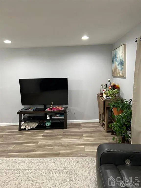 66 Redbud Road Piscataway, NJ 08854