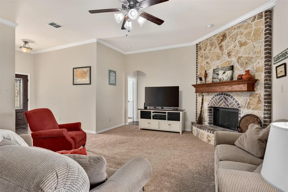 501 Hubbard Circle Nevada, TX 75173