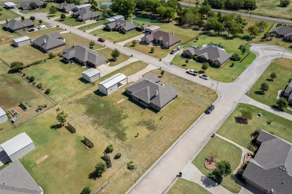 501 Hubbard Circle Nevada, TX 75173
