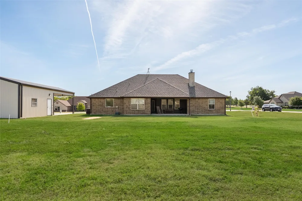 501 Hubbard Circle Nevada, TX 75173