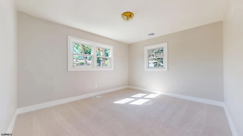 214 SCHOOL Ln Rio Grande, NJ 08242
