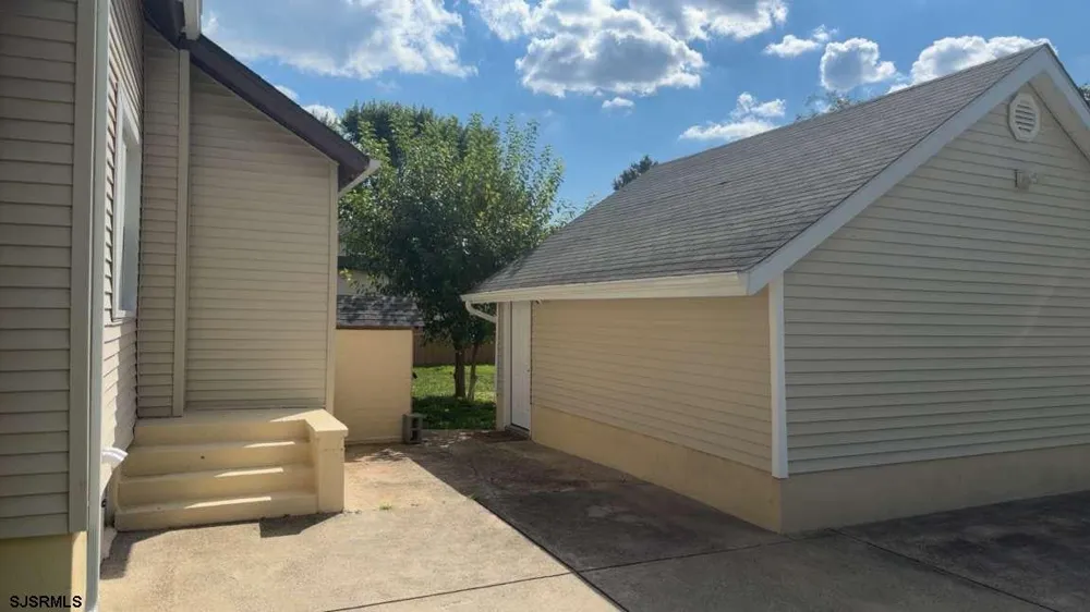 606 E Dickinson Ave Galloway Township, NJ 08205