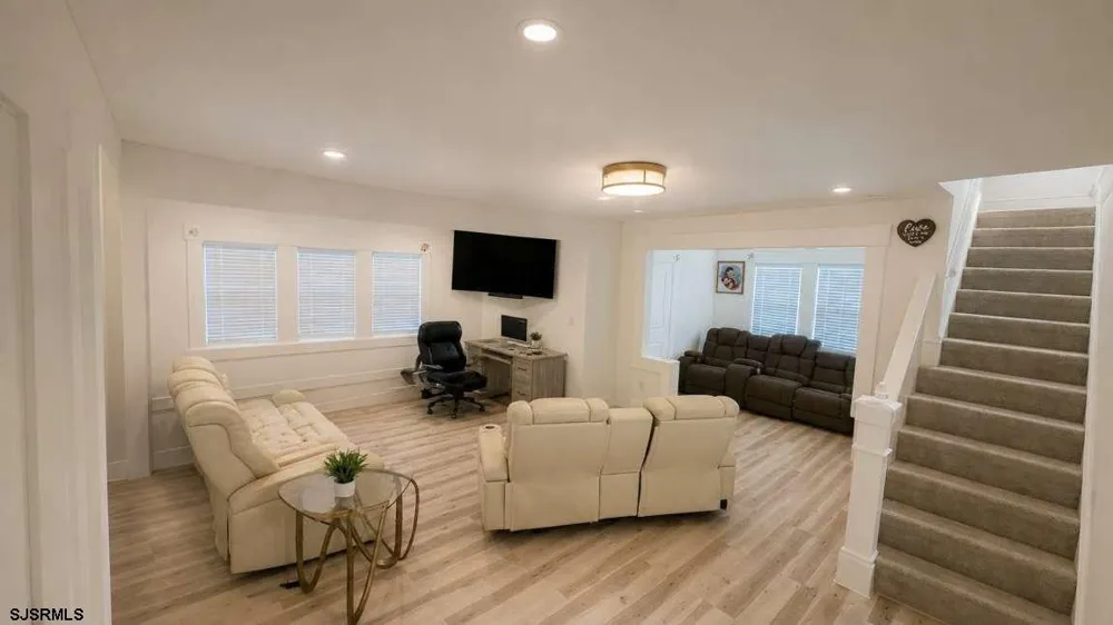 606 E Dickinson Ave Galloway Township, NJ 08205