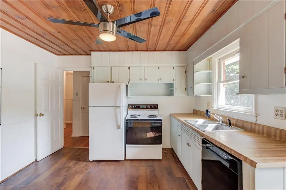 4594 Chamblee Tucker Road Tucker, GA 30084