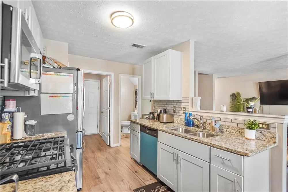 2007 Manhattan Parkway Decatur, GA 30035