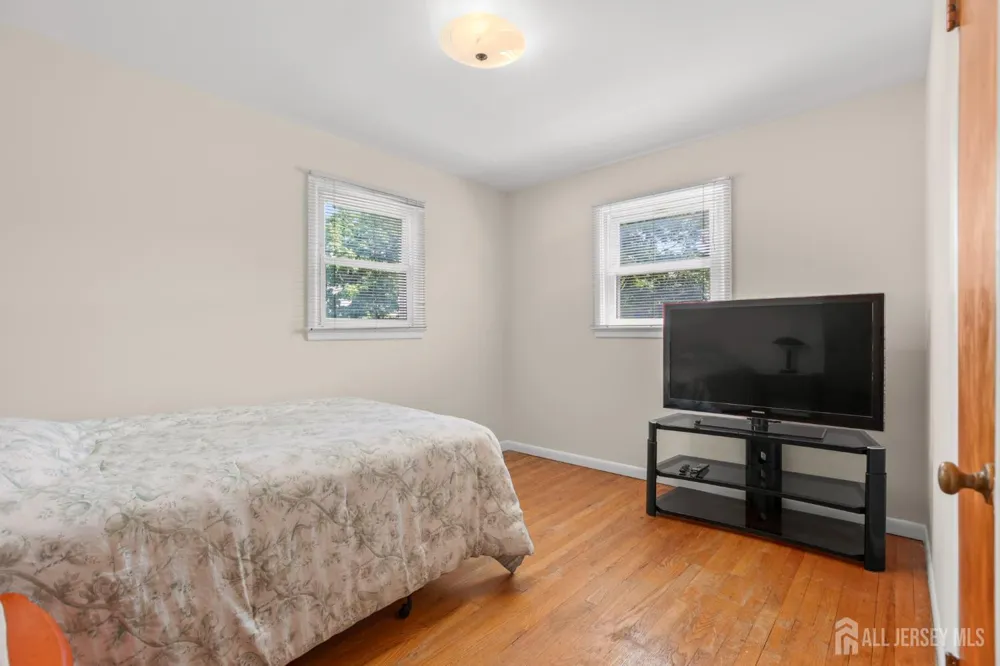 13 Briarwood Drive Franklin, NJ 08873