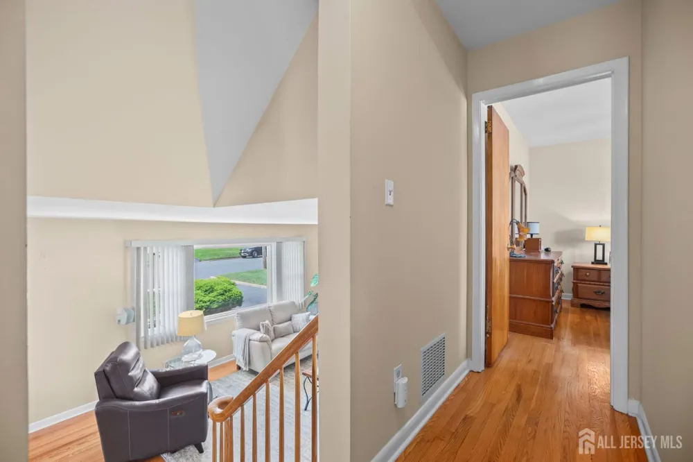 13 Briarwood Drive Franklin, NJ 08873