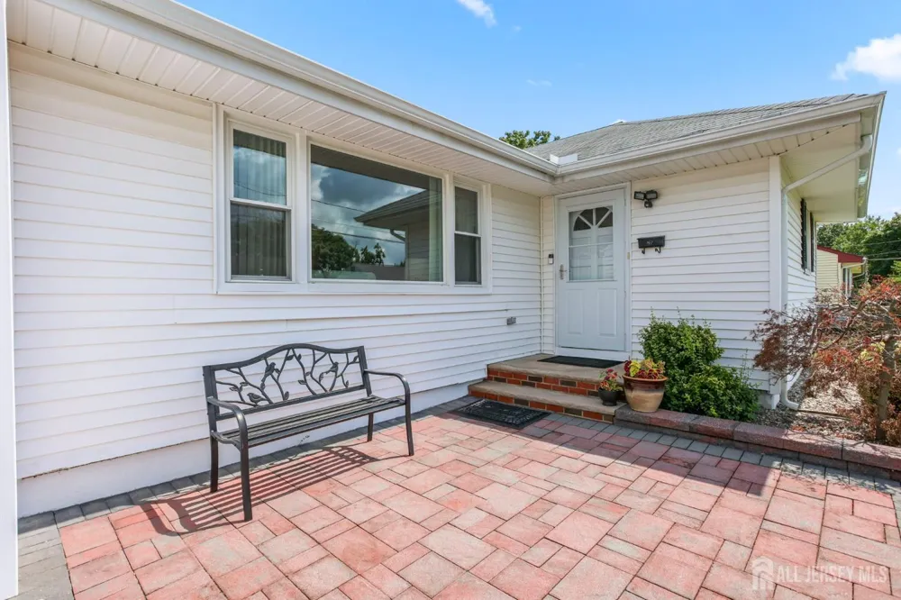 13 Briarwood Drive Franklin, NJ 08873