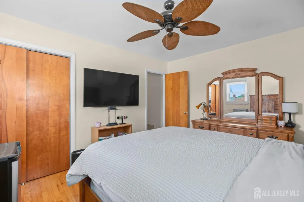 13 Briarwood Drive Franklin, NJ 08873