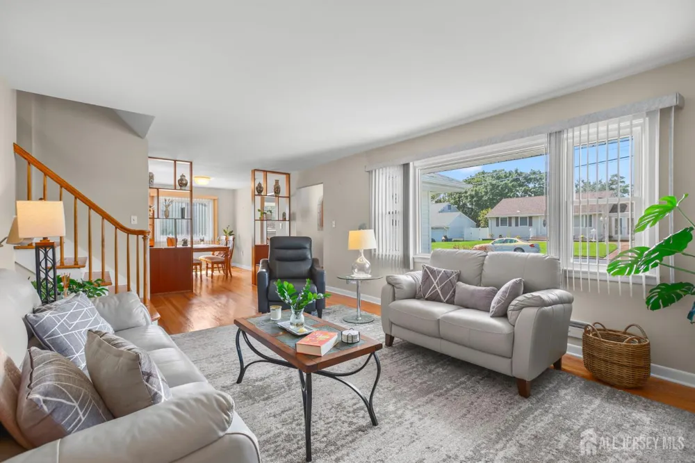 13 Briarwood Drive Franklin, NJ 08873