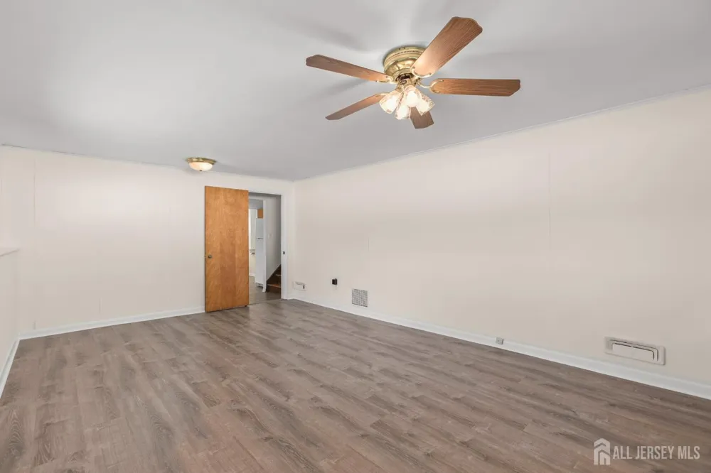 13 Briarwood Drive Franklin, NJ 08873