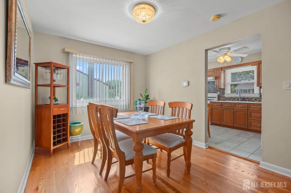 13 Briarwood Drive Franklin, NJ 08873