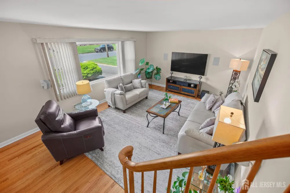 13 Briarwood Drive Franklin, NJ 08873