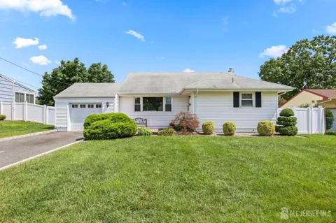 13 Briarwood Drive