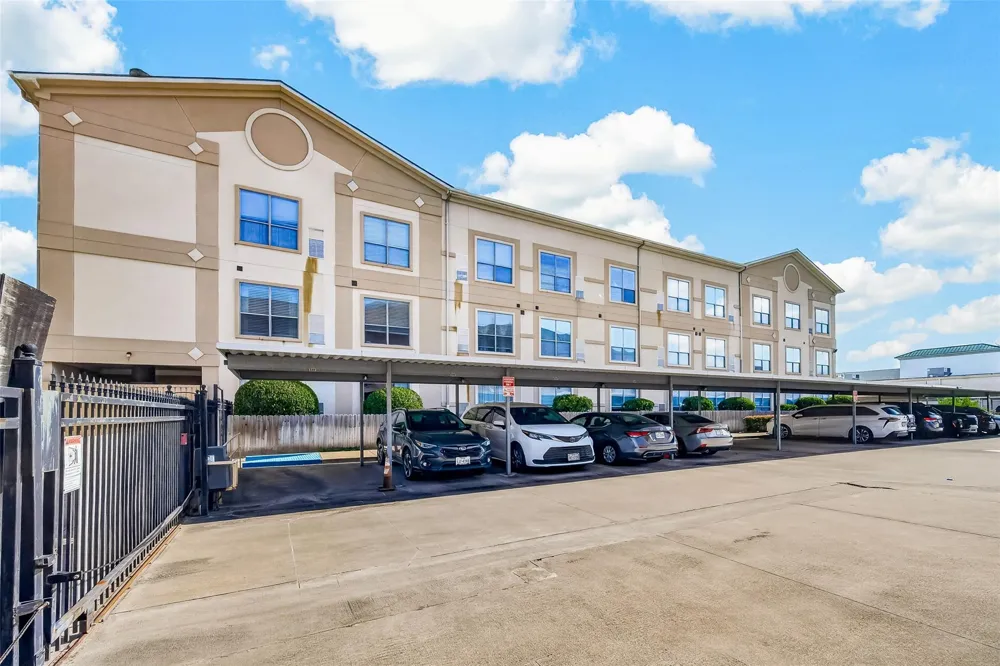 6633 W Sam Houston Parkway S #3C Houston, TX 77072