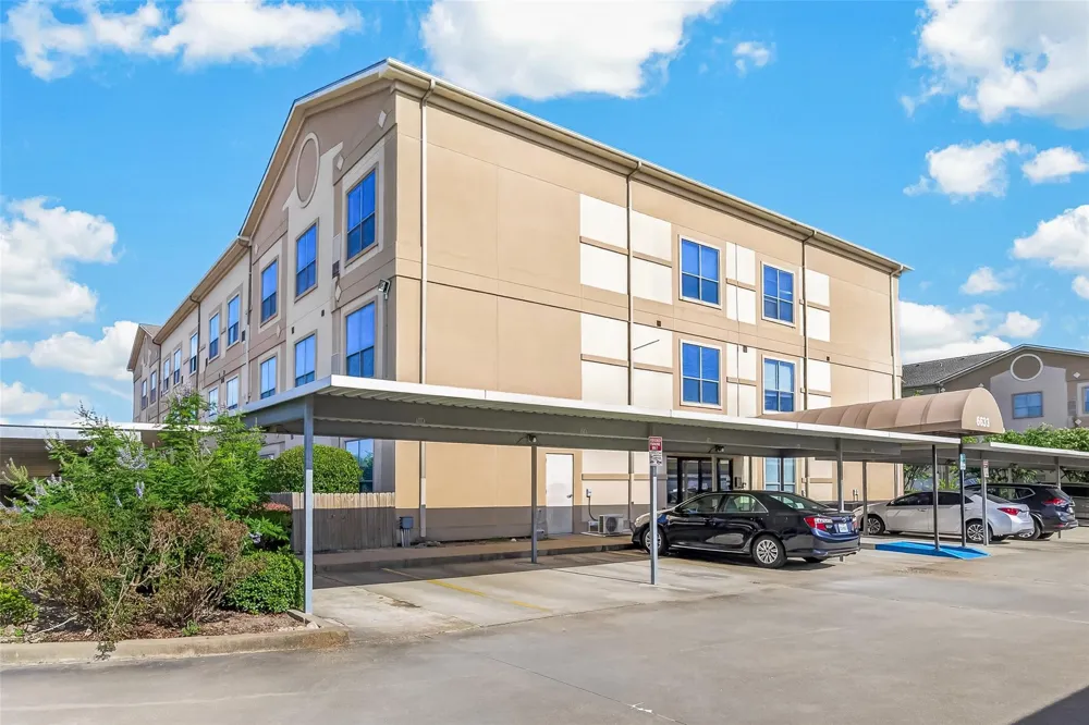 6633 W Sam Houston Parkway S #3C Houston, TX 77072