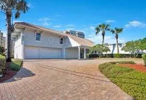 2117 Ocean Drive