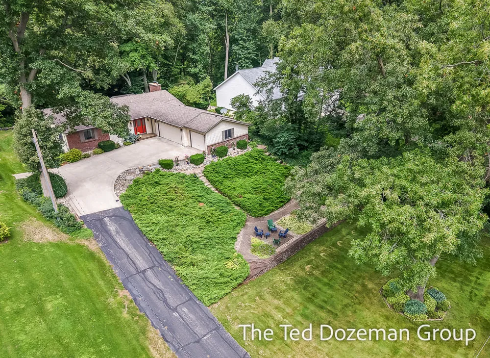 4517 Scenic Drive Hamilton, MI 49419