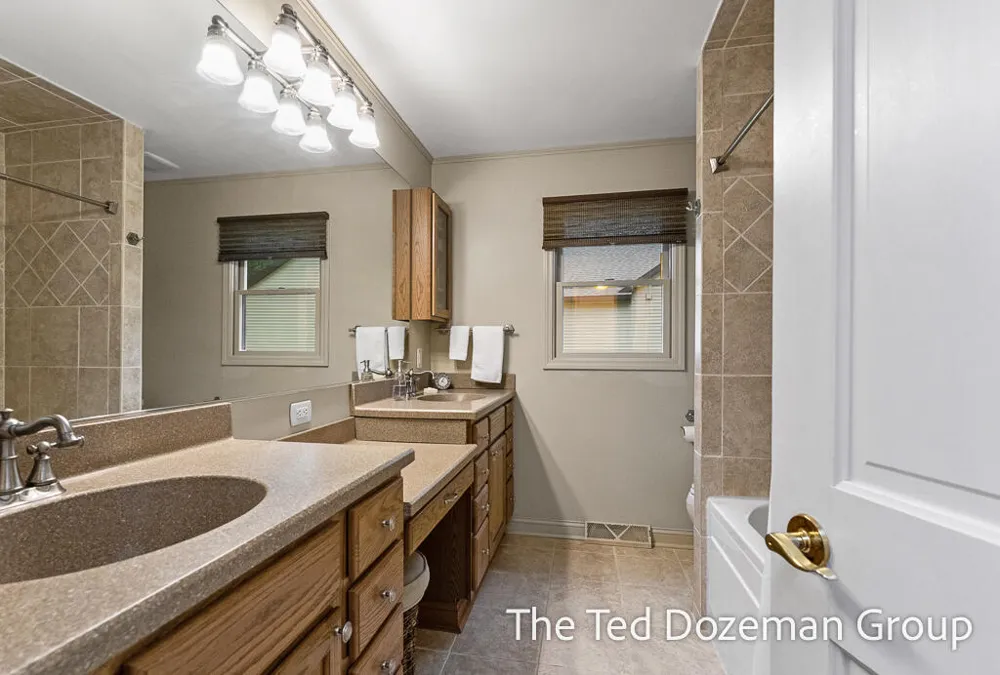 4517 Scenic Drive Hamilton, MI 49419