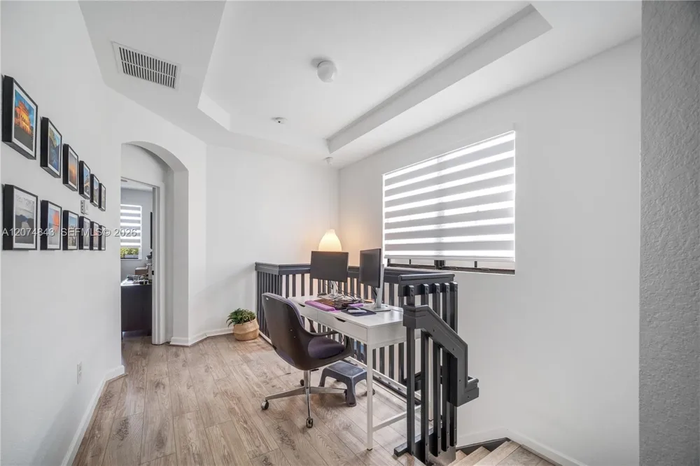 10334 NW 30th Ter Doral, FL 33172