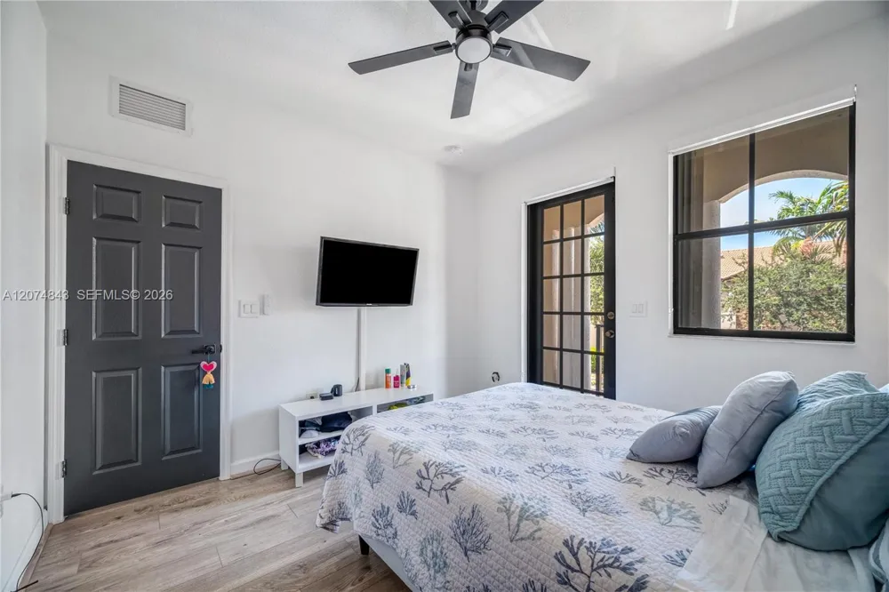 10334 NW 30th Ter Doral, FL 33172