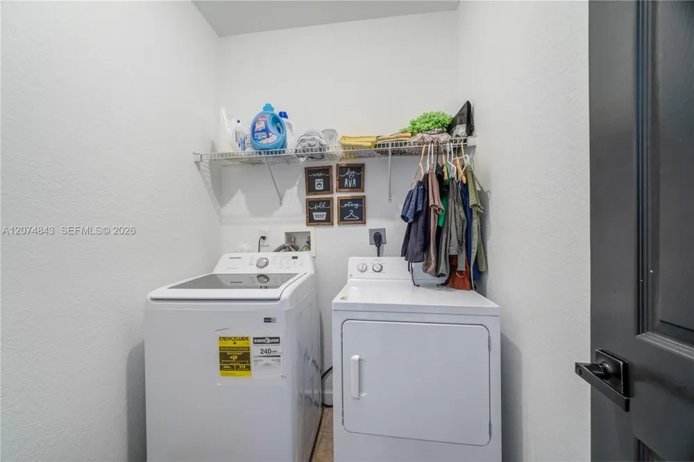 10334 NW 30th Ter Doral, FL 33172