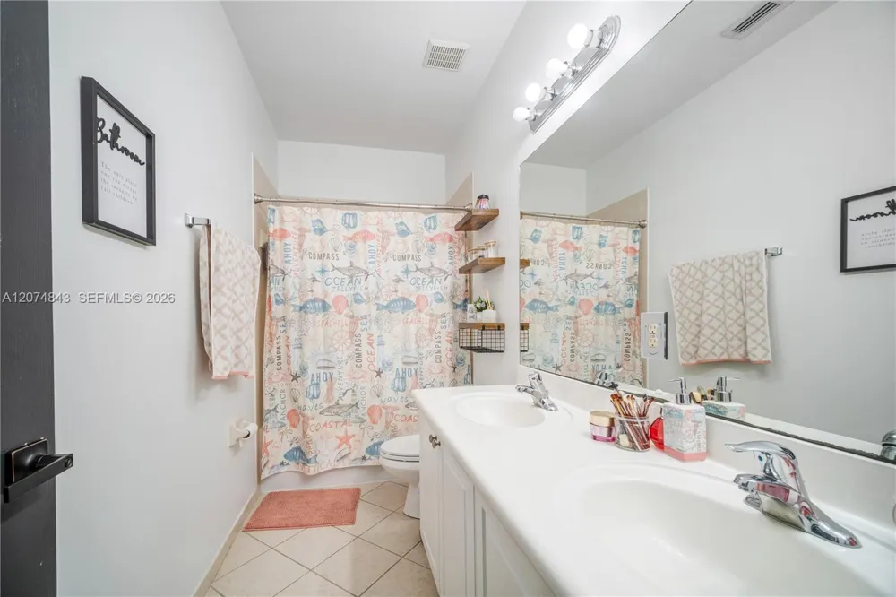 10334 NW 30th Ter Doral, FL 33172