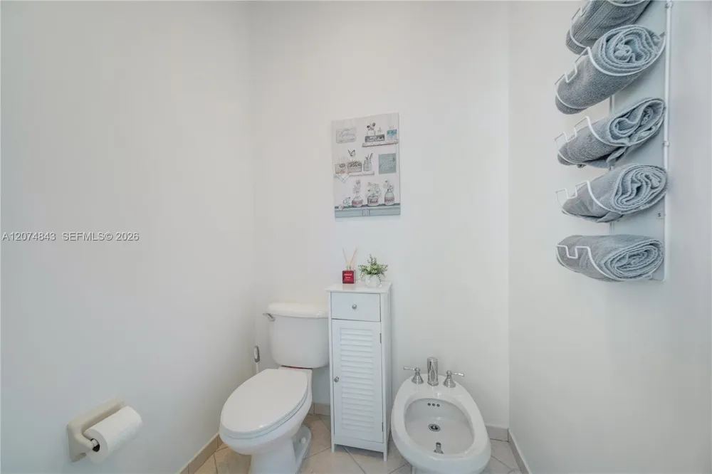 10334 NW 30th Ter Doral, FL 33172