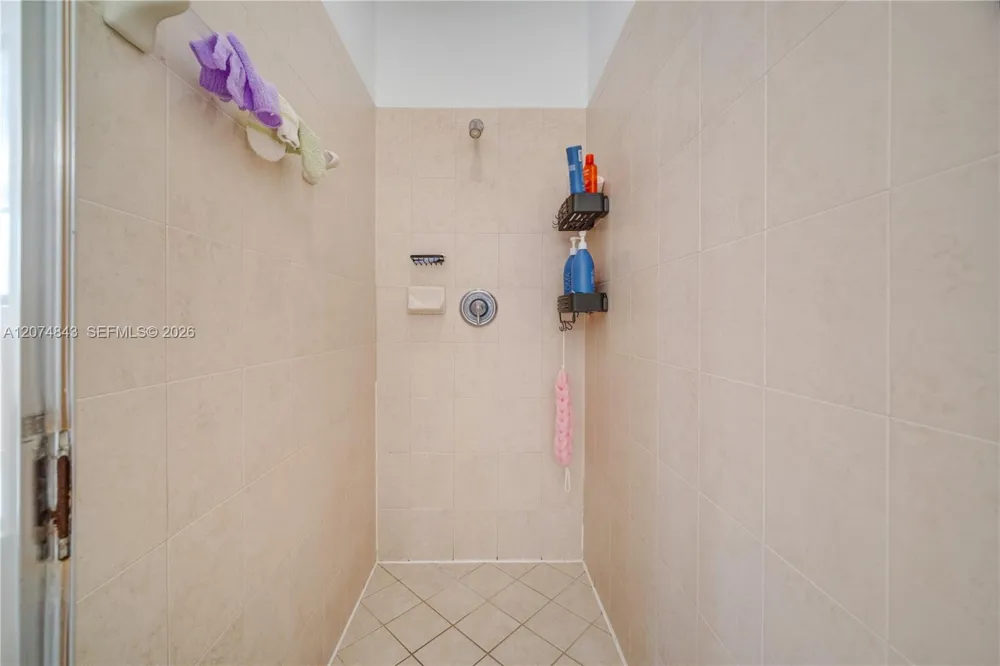 10334 NW 30th Ter Doral, FL 33172