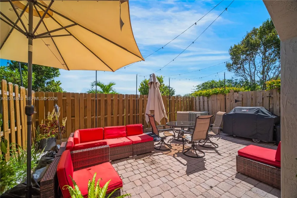 10334 NW 30th Ter Doral, FL 33172
