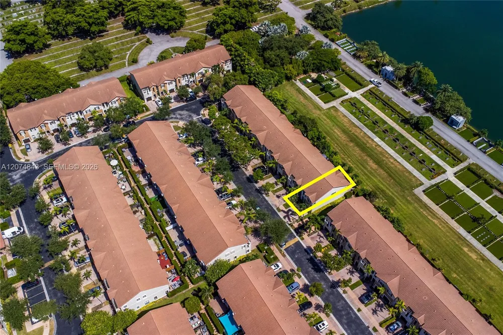 10334 NW 30th Ter Doral, FL 33172