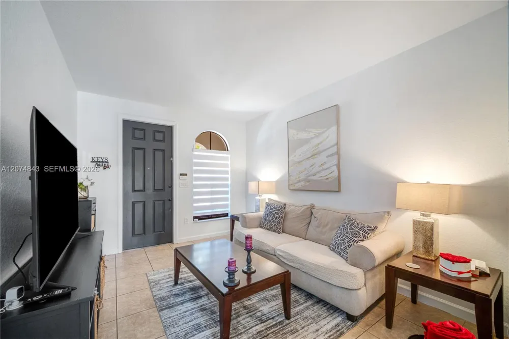 10334 NW 30th Ter Doral, FL 33172