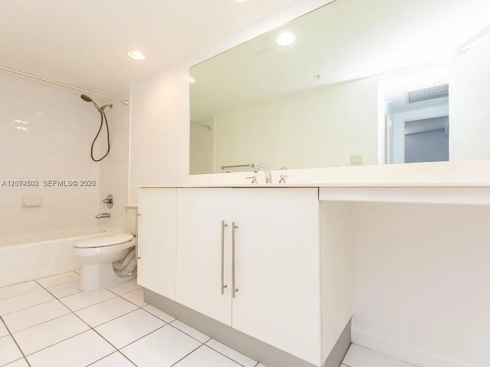 3000 S Ocean Dr #922 Hollywood, FL 33019