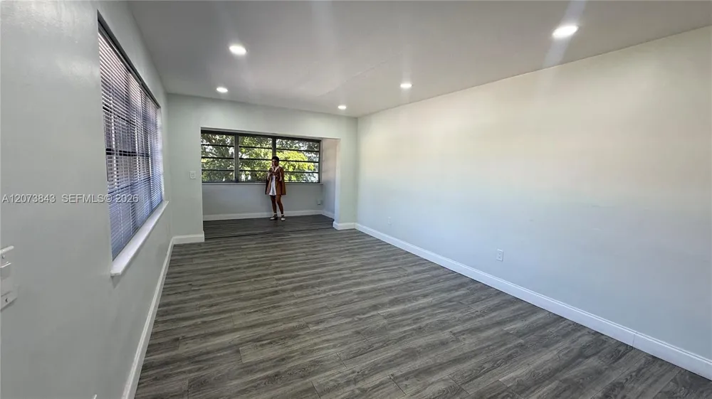 245 NE 191st St #3014 Miami, FL 33179