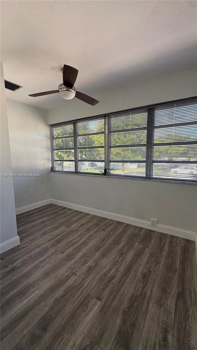 245 NE 191st St #3014 Miami, FL 33179