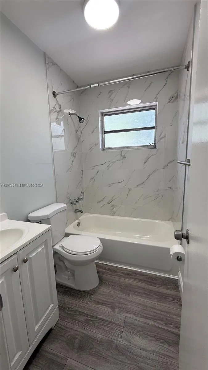 245 NE 191st St #3014 Miami, FL 33179