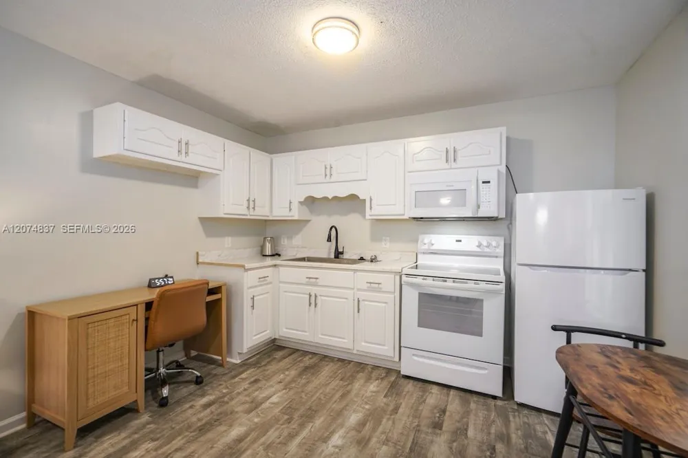 319 Vestavia #C Panama City, FL 32413
