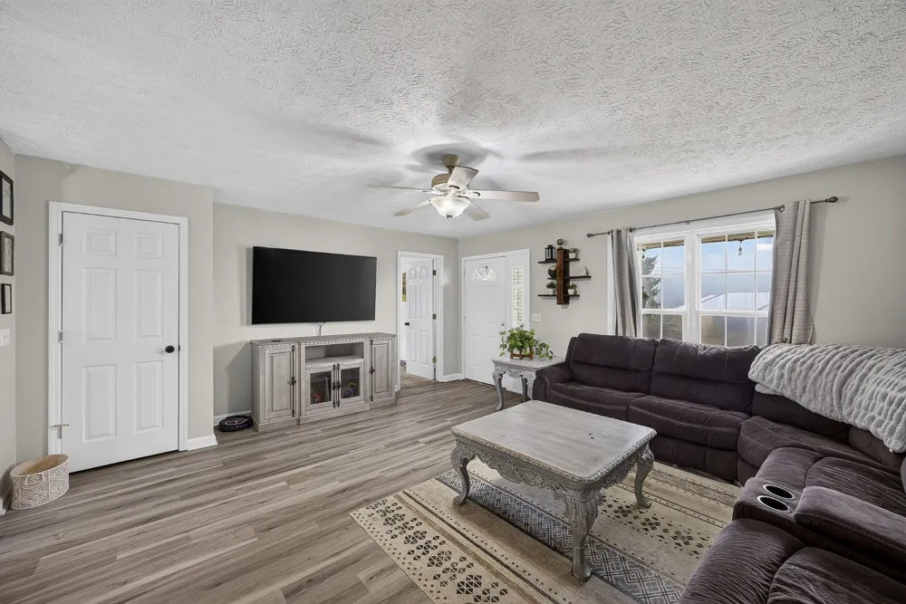 291 Idlewild Dr Sparta, TN 38583