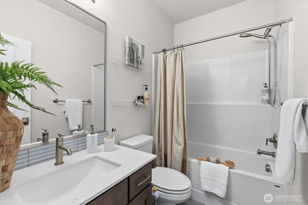 964 7th Avenue NE #2.4 Issaquah, WA 98029