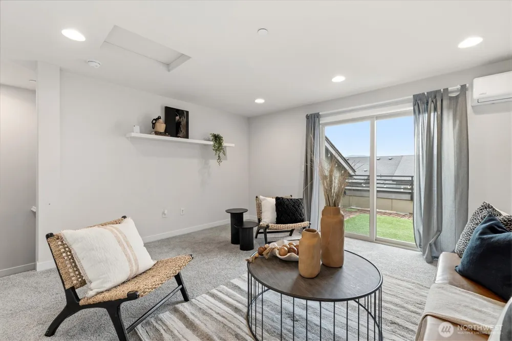 964 7th Avenue NE #2.4 Issaquah, WA 98029