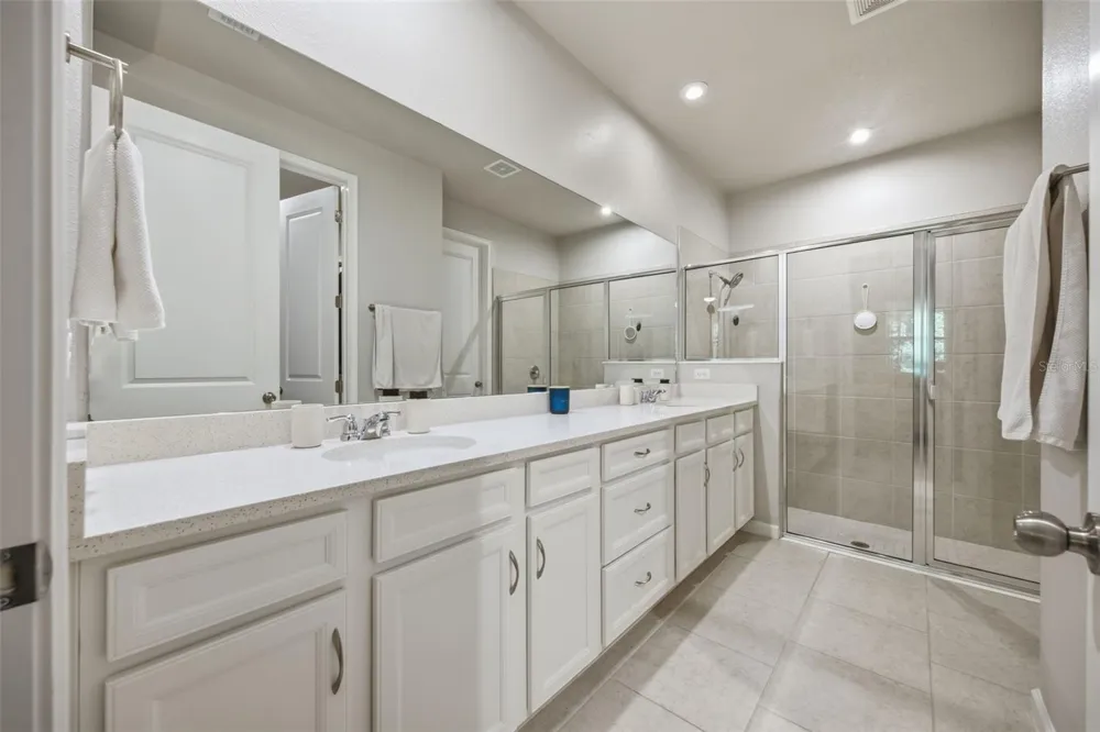 5636 SILVERBRIDGE TRAIL Bradenton, FL 34211