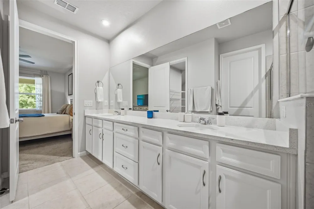 5636 SILVERBRIDGE TRAIL Bradenton, FL 34211