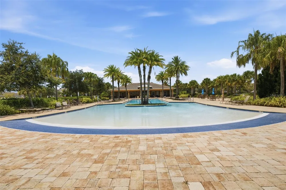 5636 SILVERBRIDGE TRAIL Bradenton, FL 34211