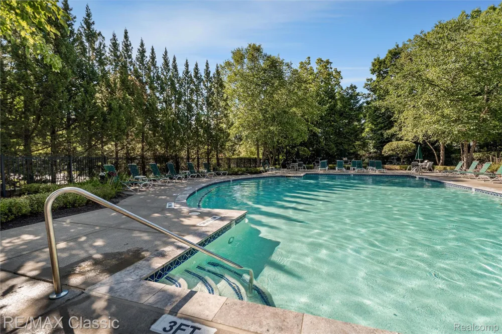 6104 Jasmine Drive Commerce Charter Township, MI 48390