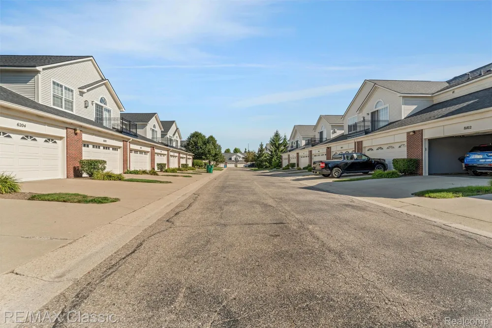 6104 Jasmine Drive Commerce Charter Township, MI 48390