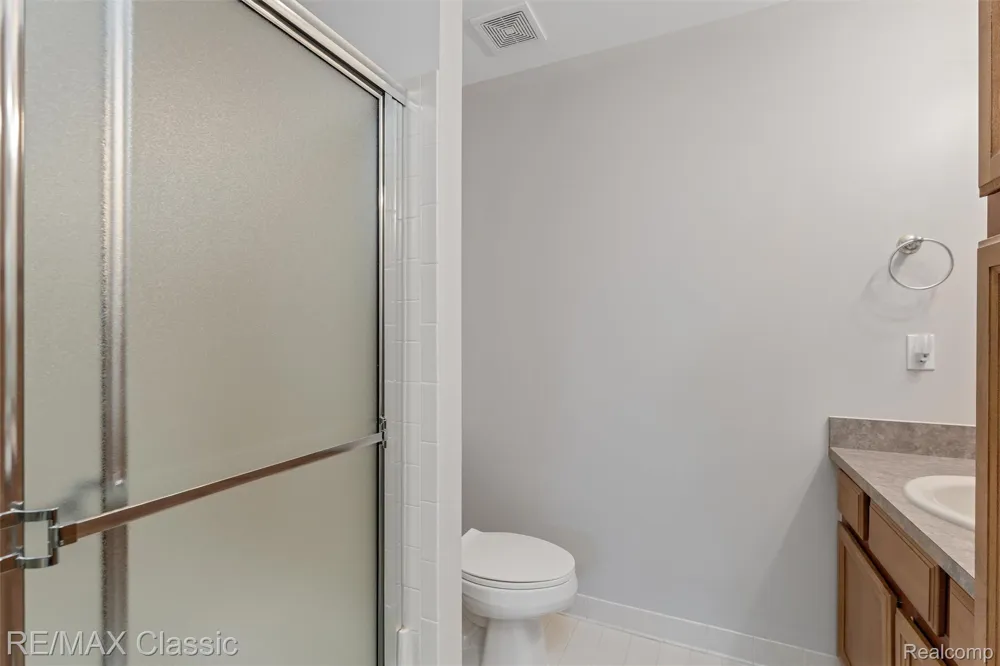 6104 Jasmine Drive Commerce Charter Township, MI 48390